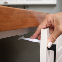 Lade das Bild in den Galerie-Viewer, Dreambaby Secure Catches Drawer & Cupboard Catches 4 Pack