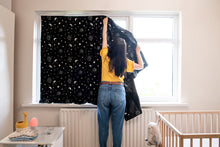 Carica l'immagine nel visualizzatore di Gallery, Tommee Tippee Portable Blackout Blind Large