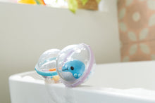 Carica l'immagine nel visualizzatore di Gallery, Munchkin Bath Float and Play Bubble Balls 2Pk