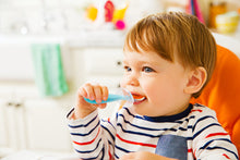 Lade das Bild in den Galerie-Viewer, Munchkin Gentle Scoop Silicone Training Spoons 2Pk