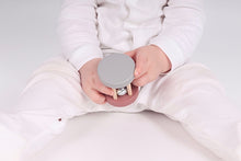 Lade das Bild in den Galerie-Viewer, Belo And Me Wooden Bell Rattle