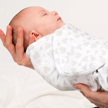 Charger l'image dans la galerie, Little Chick London Simply Swaddle Sweetheart Grey
