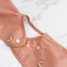 Carica l'immagine nel visualizzatore di Gallery, Bibado Coverall Weaning Bib with Sleeves for Mess-Free Mealtime Adventures