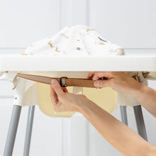 Carica l'immagine nel visualizzatore di Gallery, Bibado Coverall Weaning Bib with Ecomm Bag: Spaghetti Serengeti Print