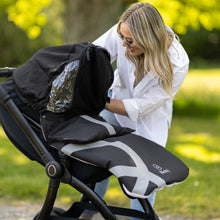 تحميل الصورة إلى عارض المعرض، The BlinkyWarm™ 5-in-1 Buggy Footmuff Raincover Black