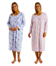 تحميل الصورة إلى عارض المعرض، Ladies Winter Floral 40" Long Sleeve Fleece Nightdress
