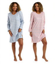 Carica l'immagine nel visualizzatore di Gallery, Ladies Geo Print Polished Microfleece Long Sleeve Nightshirt
