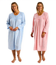 تحميل الصورة إلى عارض المعرض، Ladies 45" Delicate Floral Fleece Long Sleeve Nightdress

