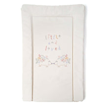 Lade das Bild in den Galerie-Viewer, East Coast Nursery Changing Mat
