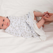 Charger l'image dans la galerie, Little Chick London Simply Swaddle Sweetheart Grey
