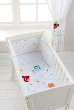 Lade das Bild in den Galerie-Viewer, Silver Cloud Sleepy Forest Friends Crib Set
