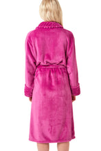 تحميل الصورة إلى عارض المعرض، Ladies Ripple Trim Fleece Robe With Pockets
