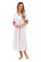 Carica l'immagine nel visualizzatore di Gallery, Marlon Ladies Polycotton 45" Linear Floral White Ground Longer Length Nightdress
