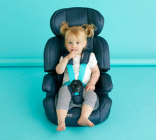 Lade das Bild in den Galerie-Viewer, Koo-Di Oopsie Doo Doo Wetec Car Seat Protector
