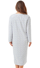 Carica l&#39;immagine nel visualizzatore di Gallery, Ladies Long Sleeve Cosy Polished Petal Fleece Nightdress
