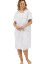 Carica l'immagine nel visualizzatore di Gallery, Marlon Ladies 100% Jersey Cotton Harvest Floral 40" Short Sleeve Nightdress
