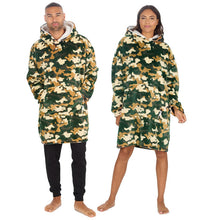 Carica l&#39;immagine nel visualizzatore di Gallery, Adults Unisex Football Oversized Plush Fleece Hoodie Camo
