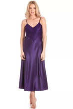 Lade das Bild in den Galerie-Viewer, English Made Satin Long Nightdress with Deep Lace Detail
