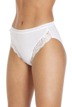 Afbeelding in Gallery-weergave laden, 3 Pack La Marquise Ladies High Leg Briefs with Lace
