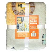 Carica l&#39;immagine nel visualizzatore di Gallery, Safari Print Glow In The Dark Blanket 127cm x 152cm
