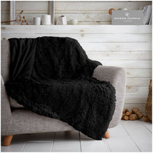 Charger l&#39;image dans la galerie, Hug And Snug Throw Black 150 x 200cm
