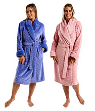 تحميل الصورة إلى عارض المعرض، Ladies Embossed Soft Feel Faux Fur Trim Cosy Fleece Shawl Collar Robe
