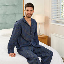 Afbeelding in Gallery-weergave laden, Men&#39;s Harlow Checked Poly Cotton Pyjamas
