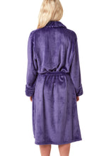 تحميل الصورة إلى عارض المعرض، Ladies Ripple Trim Fleece Robe With Pockets

