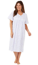 Charger l&#39;image dans la galerie, Ladies Polycotton Short Sleeve Long Length Swirl Leaf Nightdress
