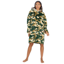 Carica l&#39;immagine nel visualizzatore di Gallery, Adults Unisex Football Oversized Plush Fleece Hoodie Camo
