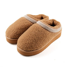 Charger l'image dans la galerie, Ladies Tan Borg Platform Slippers with Contrast Trim
