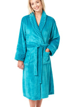 تحميل الصورة إلى عارض المعرض، Ladies Ripple Trim Fleece Robe With Pockets
