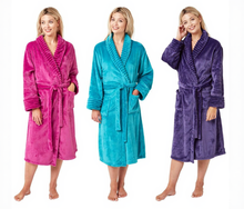 تحميل الصورة إلى عارض المعرض، Ladies Ripple Trim Fleece Robe With Pockets
