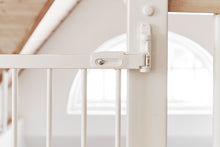 Afbeelding in Gallery-weergave laden, BabyDan Ebba Baby Safety Gate Metal 67 - 105.5cm White
