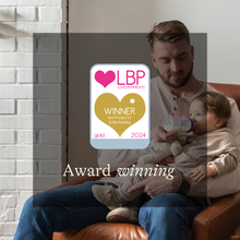 Carica l'immagine nel visualizzatore di Gallery, Lansinoh Feeding Bottle 240ml Plastic
