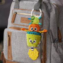 Lade das Bild in den Galerie-Viewer, Lamaze Candy The Carrot Mini Clip &amp; Go
