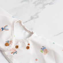 Lade das Bild in den Galerie-Viewer, Bibado Coverall Weaning Bib: George Pig Print, Waterproof, Long Sleeve Design

