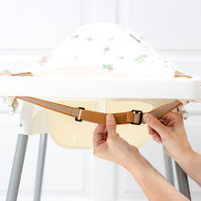 Lade das Bild in den Galerie-Viewer, Bibado Coverall Weaning Bib: George Pig Print, Waterproof, Long Sleeve Design
